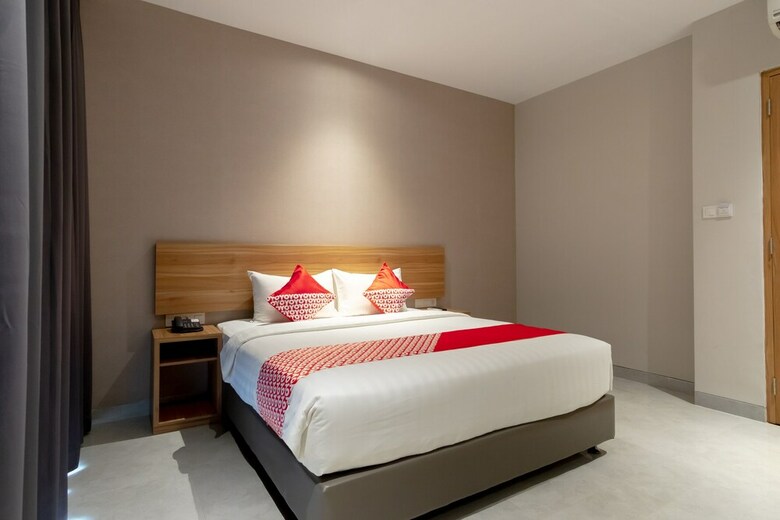 Travel Hub Hotel Kualanamu Airport