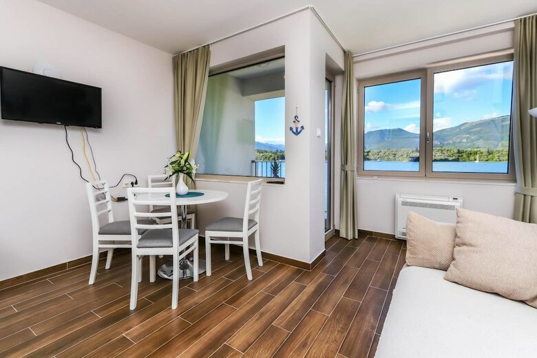 Aparthotel Apartments Maestral