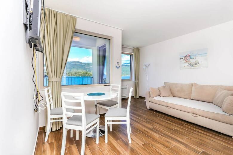 Aparthotel Apartments Maestral