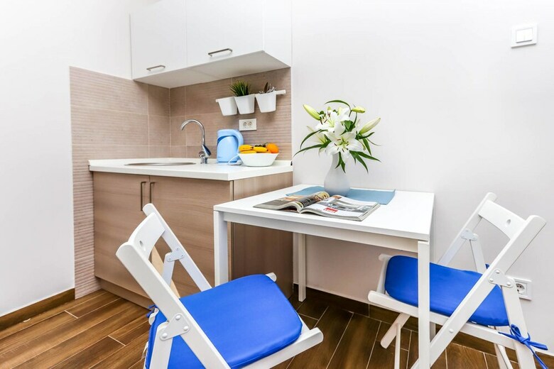 Aparthotel Apartments Maestral