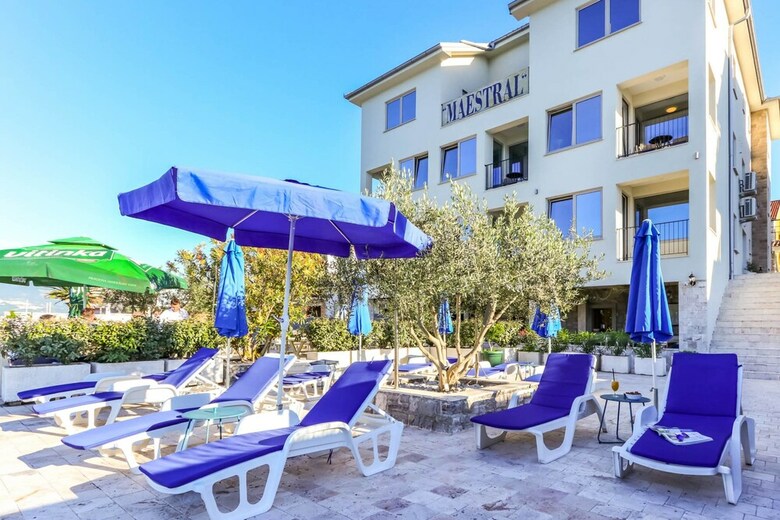 Aparthotel Apartments Maestral