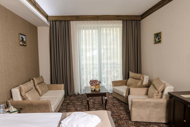Konyak Hotel