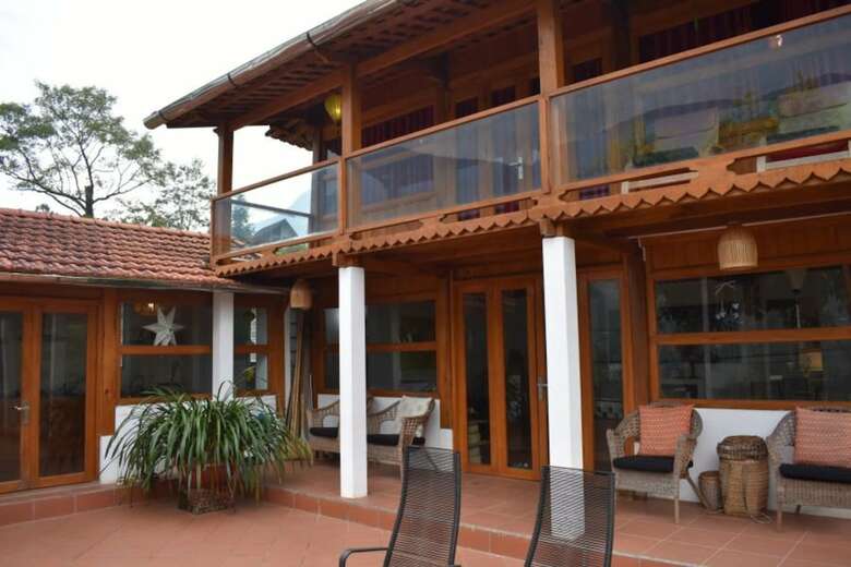 Hotel Lucky Daisy Buffalo House