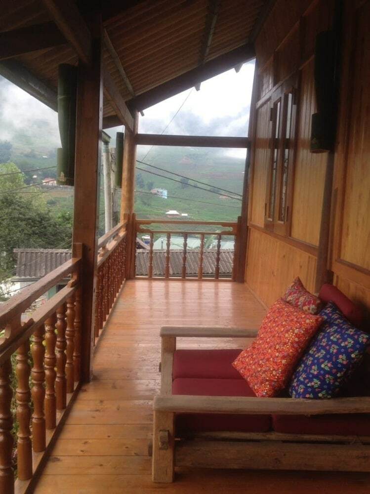 Hotel Lucky Daisy Buffalo House