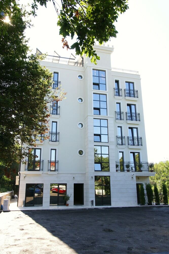 Hotel Plaza Lucice