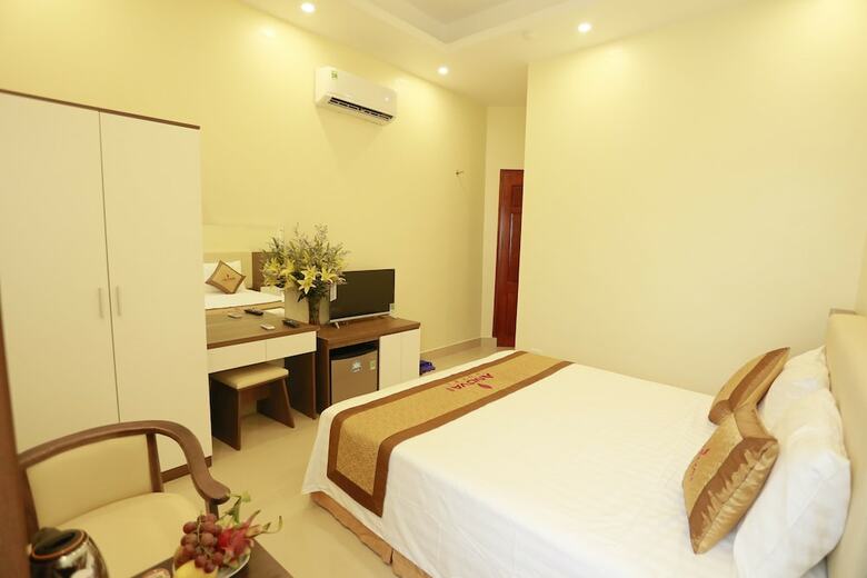 Anova 2 Hotel