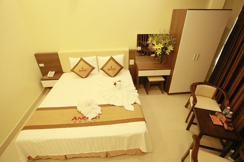Anova 2 Hotel