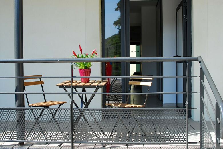 Hostal Hostel Les Terrasses Du Roc