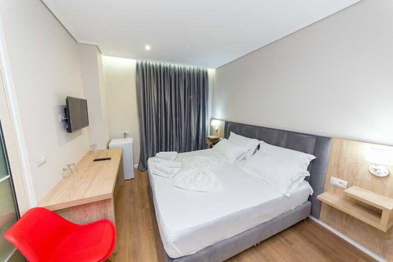 Class Hotel