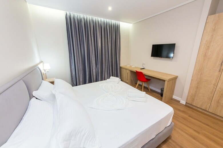 Class Hotel
