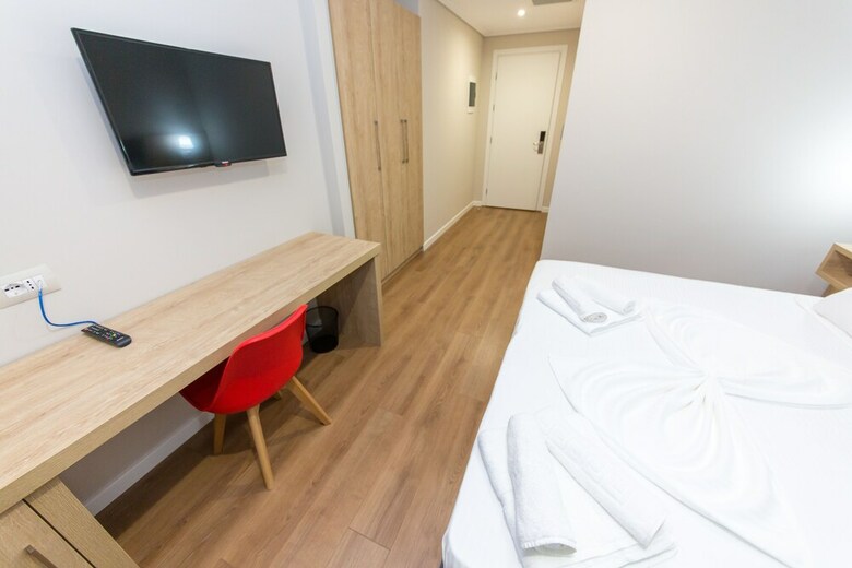 Class Hotel