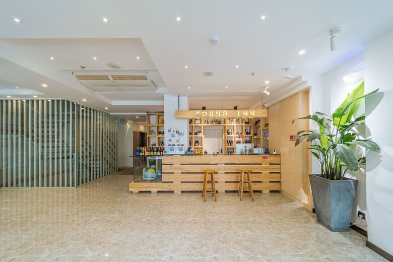 Hotel Young Inn