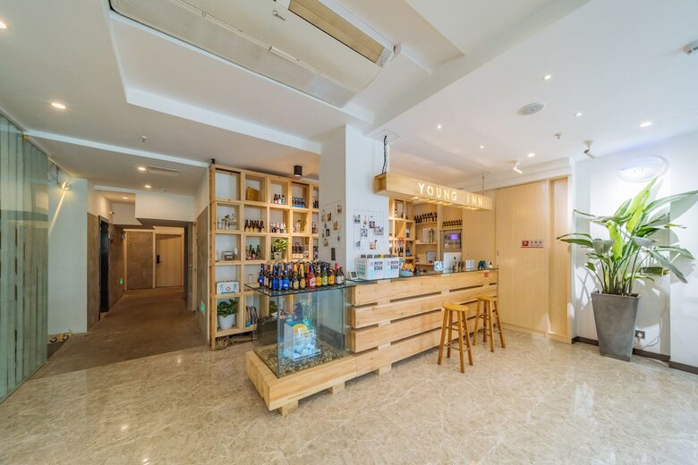 Hotel Young Inn