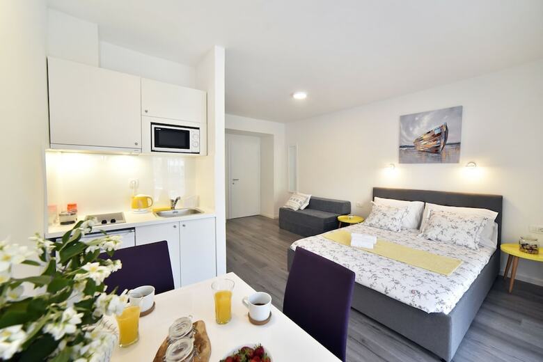 At Queens Apartments