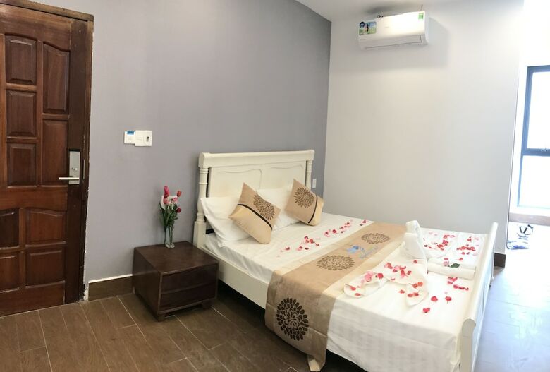 Romance Hotel