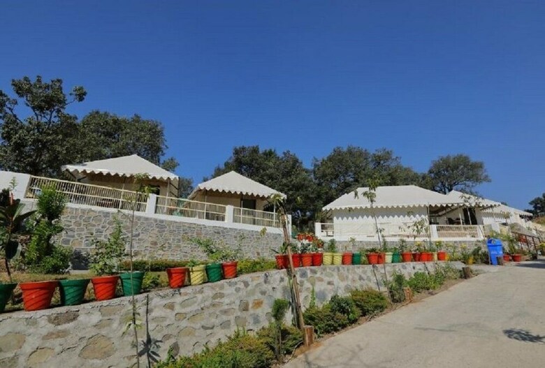 Charekh Food & Forest Resort