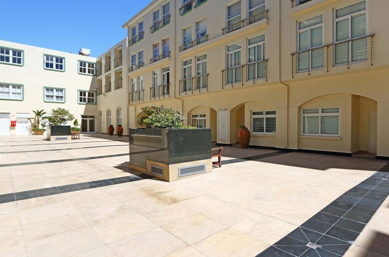Apartamentos The Amistad Muizenberg Beachfront
