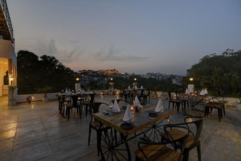 Hotel Janak Vilas