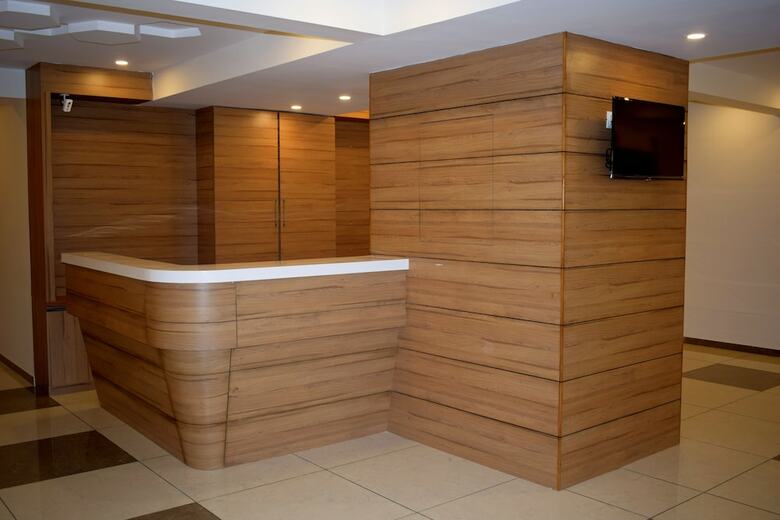 Hotel Royal Square By Sky Stays