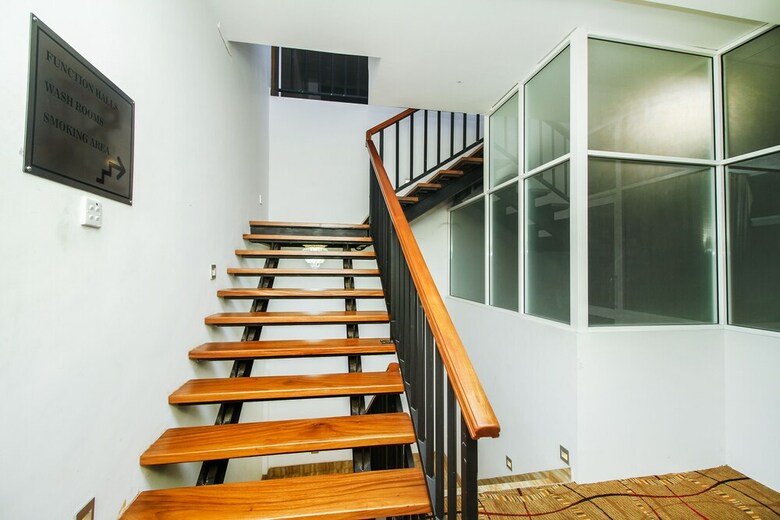 Oyo 289 Grand Ray Hotel