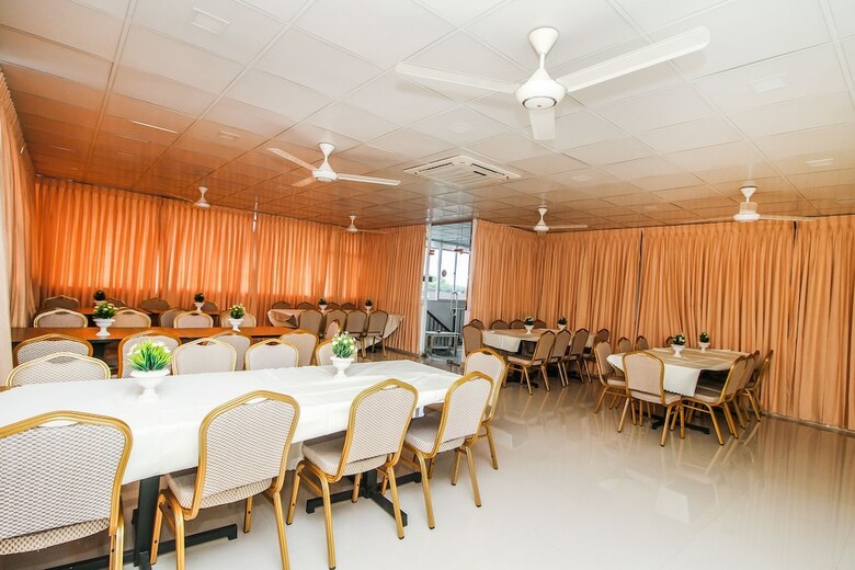 Oyo 289 Grand Ray Hotel