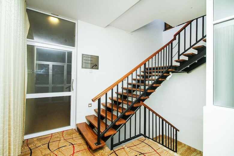 Oyo 289 Grand Ray Hotel