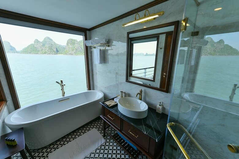 Heritage Cruises Cat Ba Archipelago