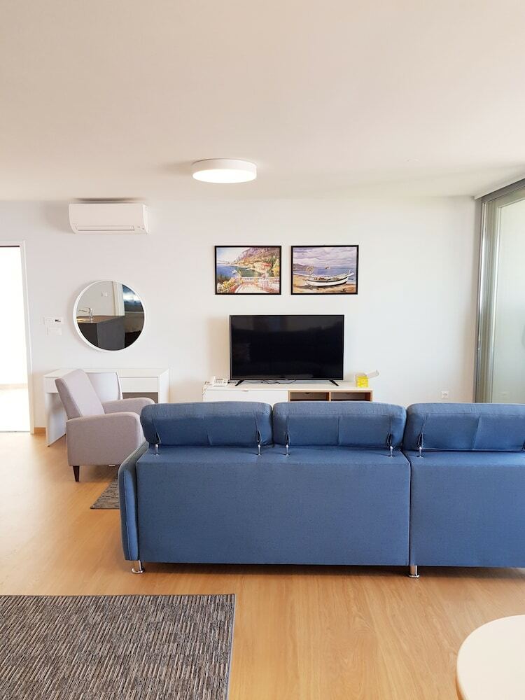 Abalone Apartments
