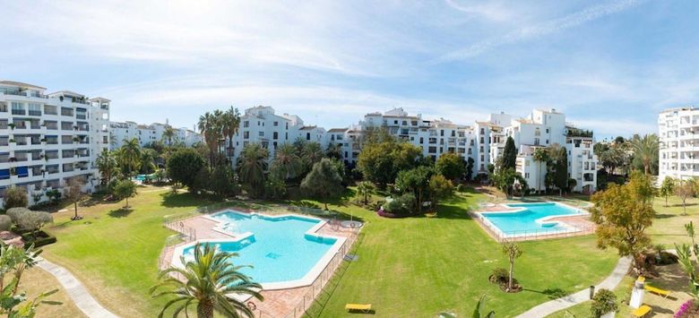Apartamento Terrazas de Ban�s Sunlit Retreat