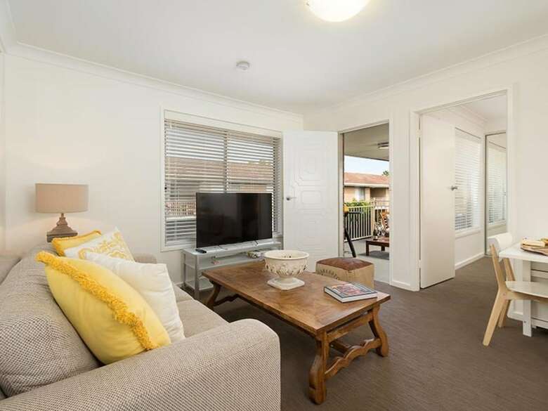 Living In Luxury - Central & Sophisticated