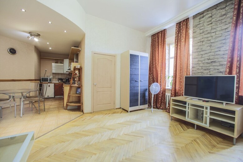 Apartment On Marata 35