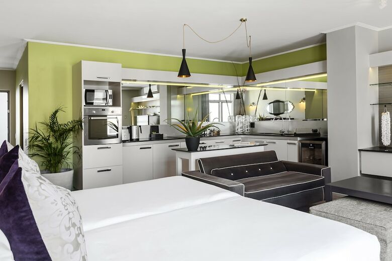 The Hyde All-suite Hotel