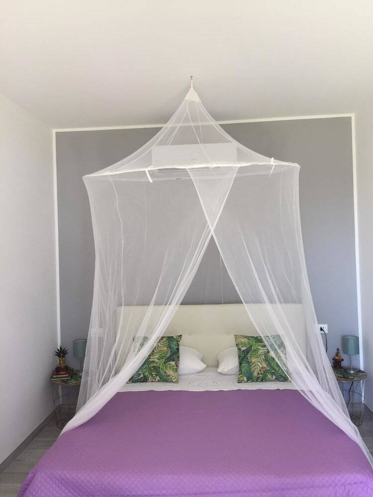 Villa Tropical B&B