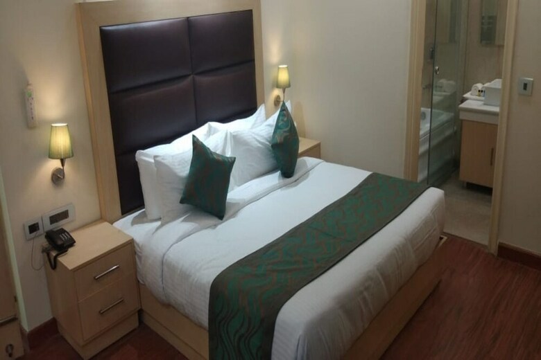 Hotel Taksh Residency