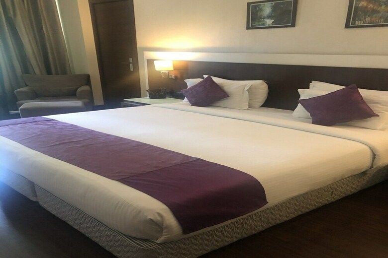 Hotel Taksh Residency