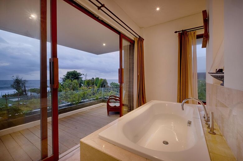 Kutus Kutus Keramas Villa