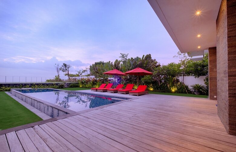 Kutus Kutus Keramas Villa