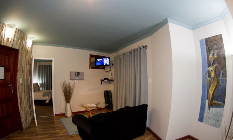 The Roundhouse - Self Catering