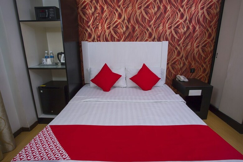 Oyo 44037 King Park Hotel