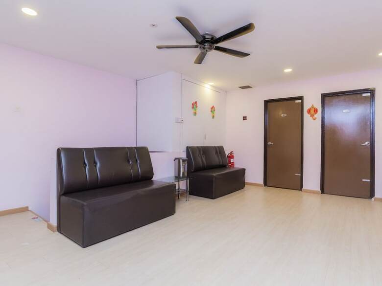 Oyo 44026 98 Hotel