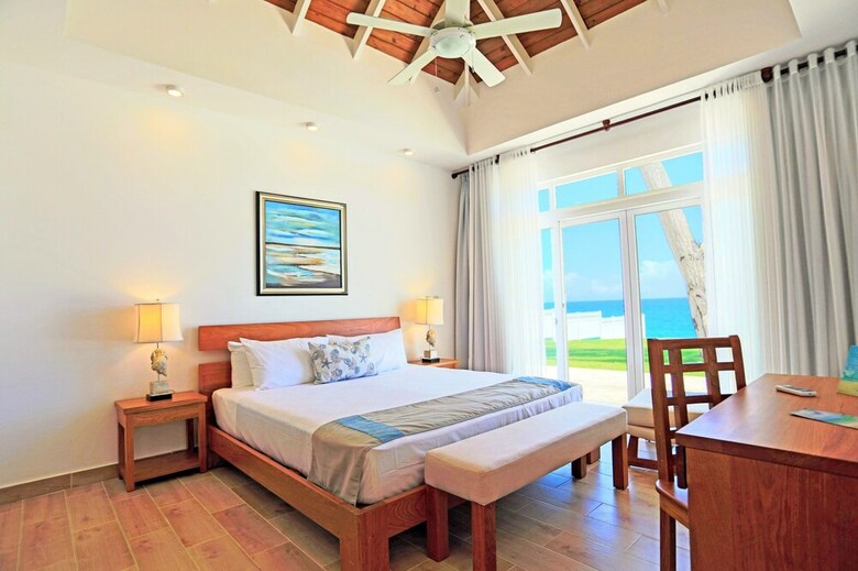 Ocean Front Villa Deluxe 3 Bedroom