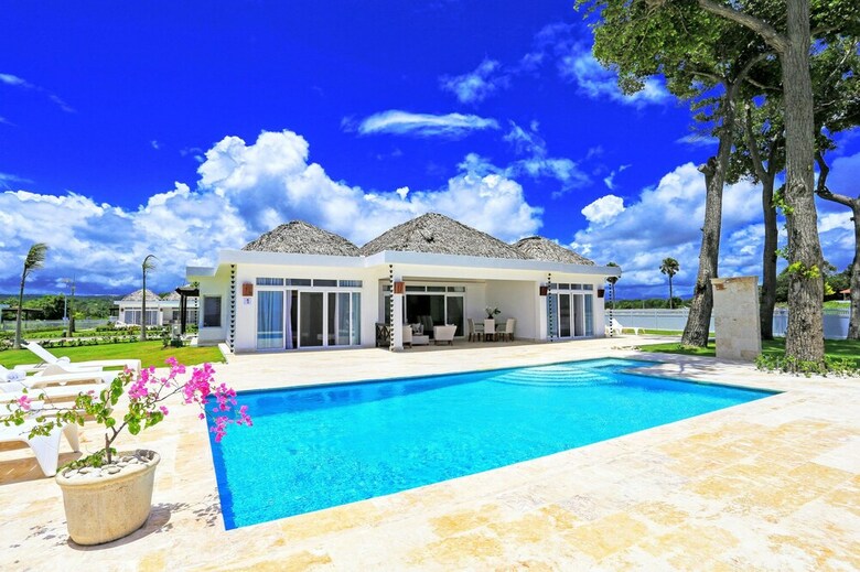 Ocean Front Villa Deluxe 3 Bedroom