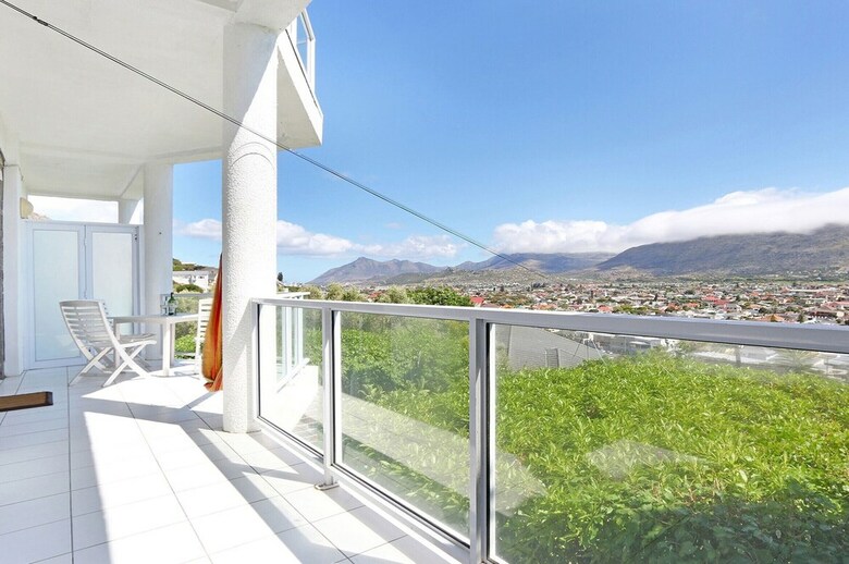 Garden Apartment Fish Hoek Bay