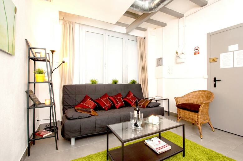 Rentbcn Gaudi Apartments