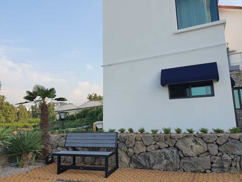 Hotel Bombom Guesthouse