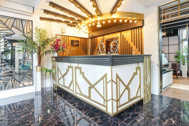 Hotel Sanrina Makassar