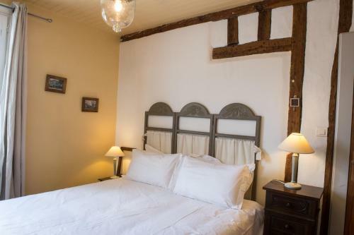 Hostal Maison De M�zos