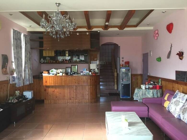 Hotel W Guesthouse