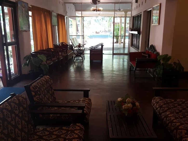 Hotel Wood Side Tour Inn