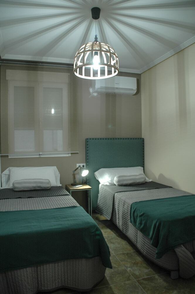 Apartamentos Alc�zar de Baeza Centro Godoyes